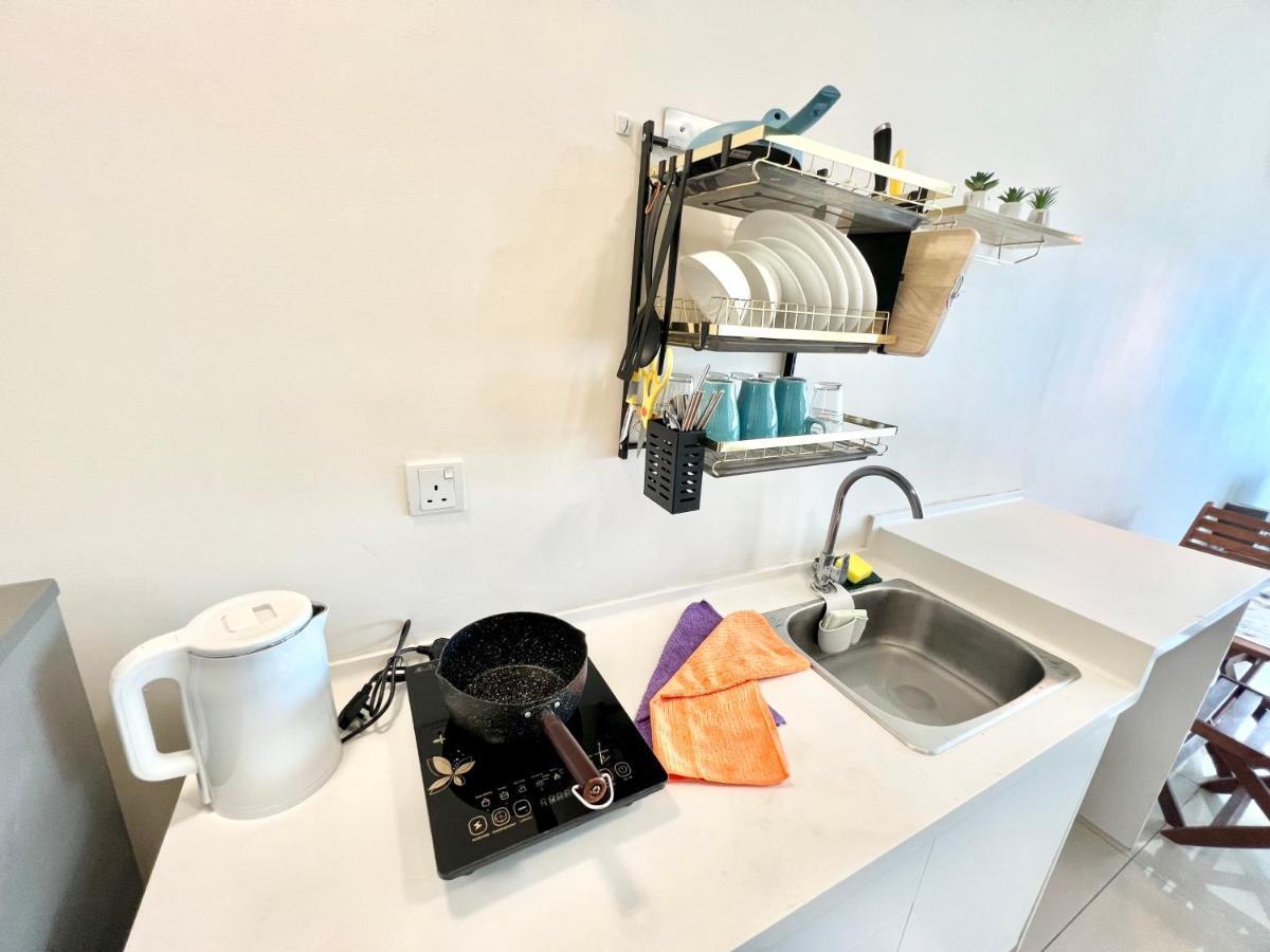 1-4 pax Cozy Studio [TV Box] Pool 100mps Wifi 3 bed Setia Alam Zewnętrze zdjęcie