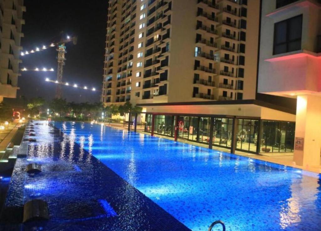 1-4 pax Cozy Studio [TV Box] Pool 100mps Wifi 3 bed Setia Alam Zewnętrze zdjęcie