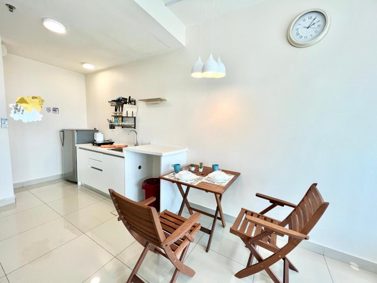 1-4 pax Cozy Studio [TV Box] Pool 100mps Wifi 3 bed Setia Alam Zewnętrze zdjęcie