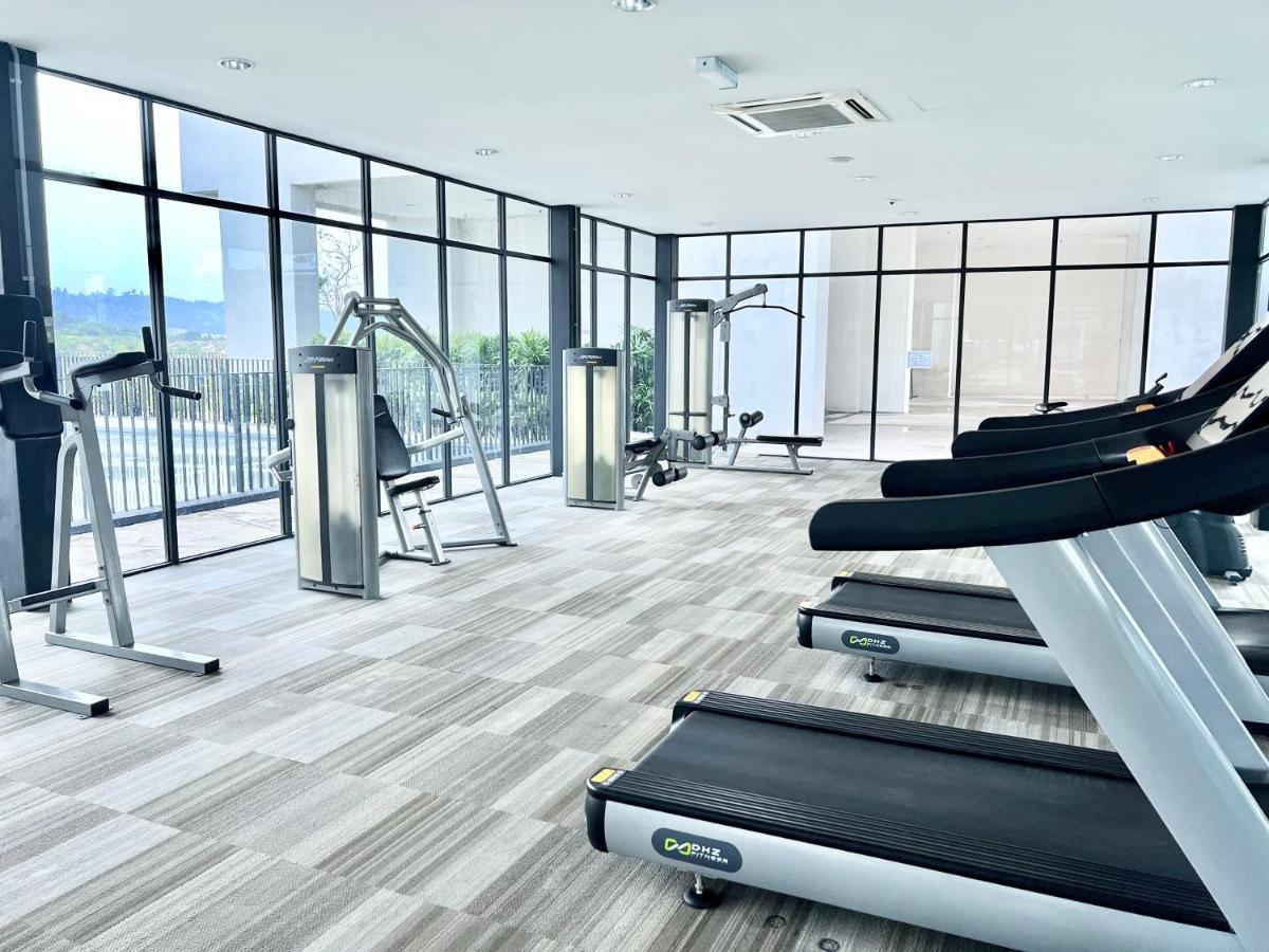1-4 pax Cozy Studio [TV Box] Pool 100mps Wifi 3 bed Setia Alam Zewnętrze zdjęcie